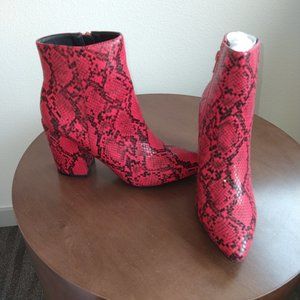 Madden Girl Meeko Red/Black Snake Skin Boot Size 8.5